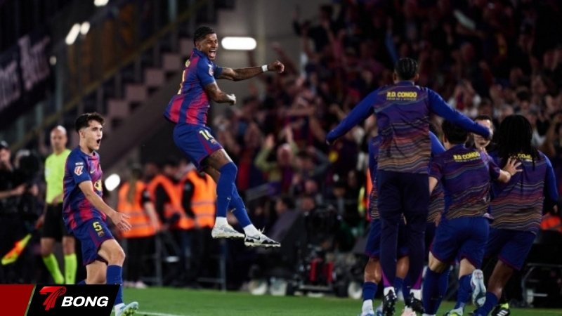 Camp Nou bùng nổ trong đêm tiệc đăng quang